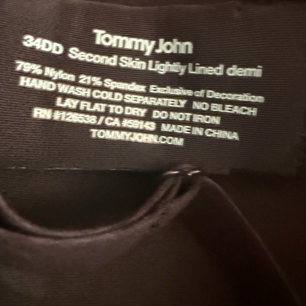 Tommy John Second Skin Lightly‎ Lined Demi Bra Womens 34DD Black Wireless New - Picture 3 of 6